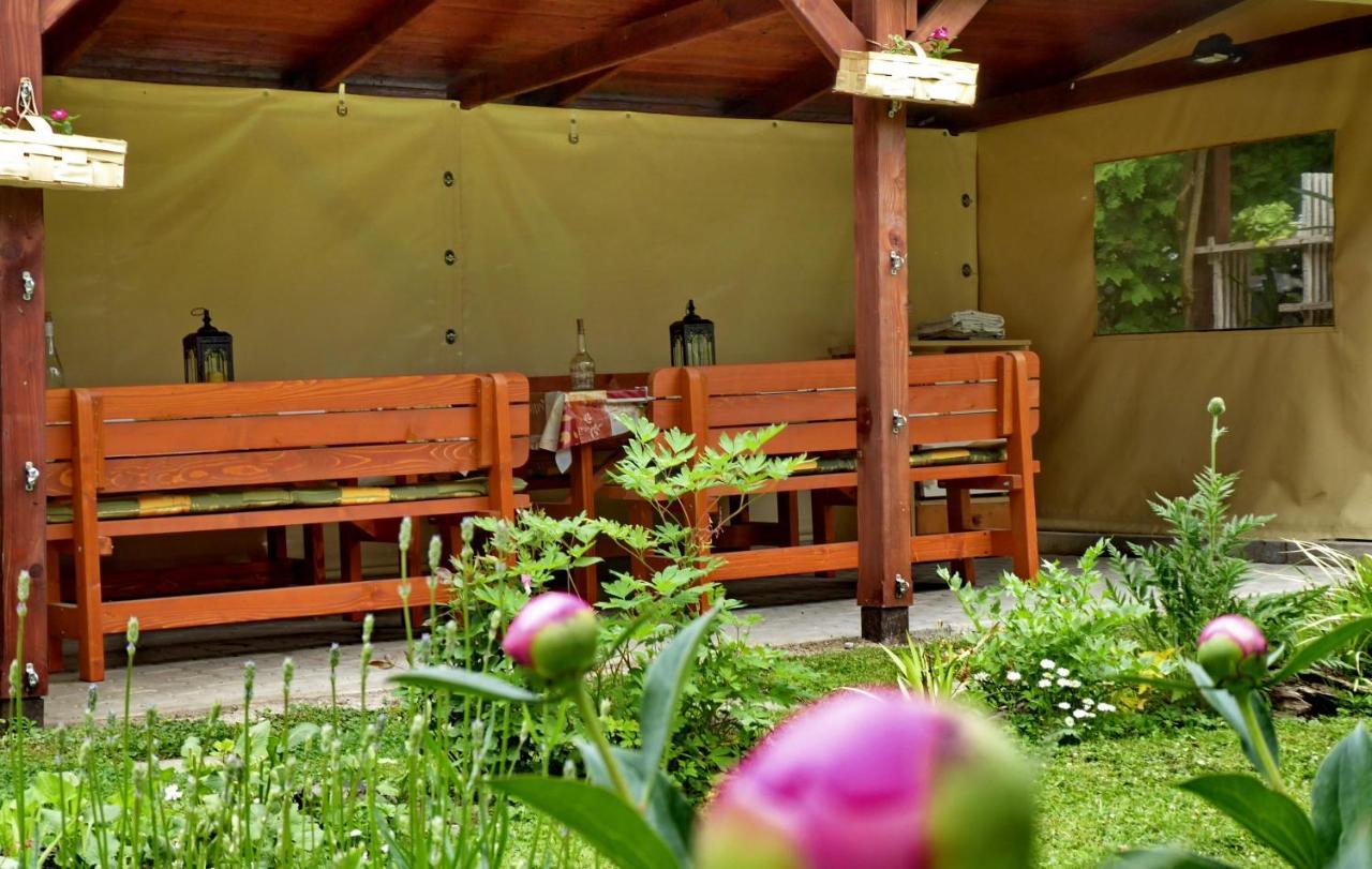 Illes Vendeghaz Hotel Keszthely Bagian luar foto