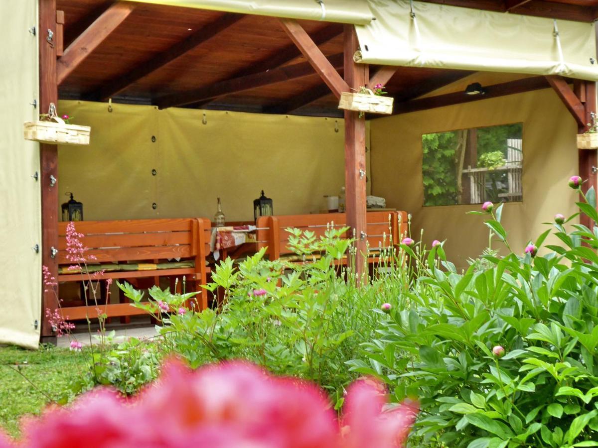 Illes Vendeghaz Hotel Keszthely Bagian luar foto