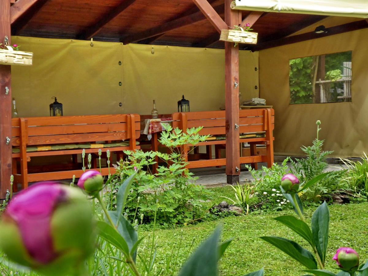 Illes Vendeghaz Hotel Keszthely Bagian luar foto