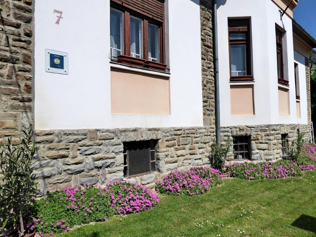 Illes Vendeghaz Hotel Keszthely Bagian luar foto