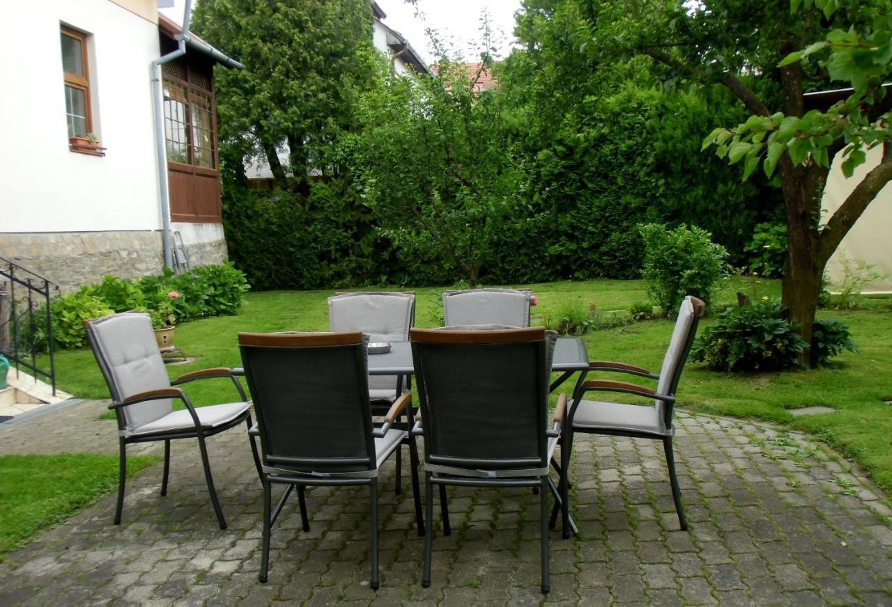 Illes Vendeghaz Hotel Keszthely Bagian luar foto