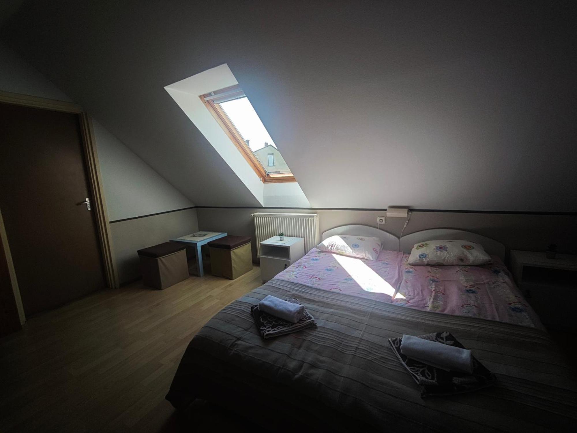 Illes Vendeghaz Hotel Keszthely Bagian luar foto